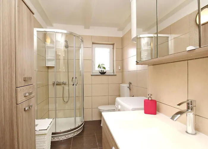 Osmanovic Πανσιόν 3*