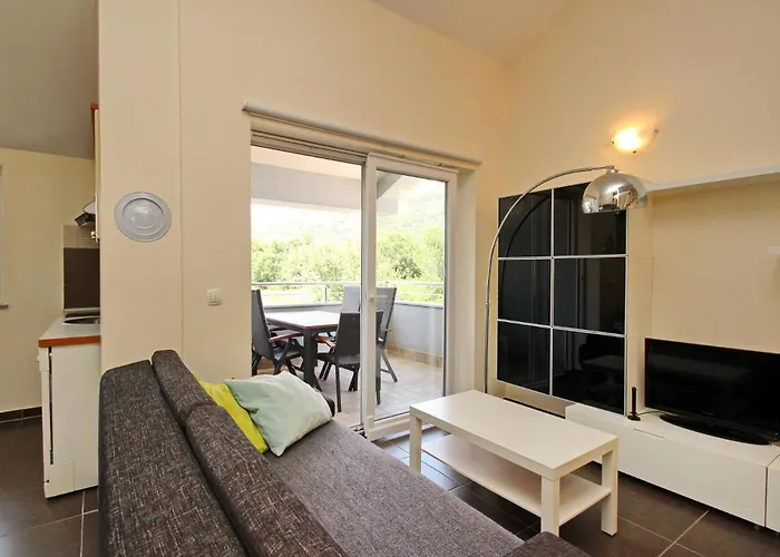 Osmanovic Πανσιόν 3*