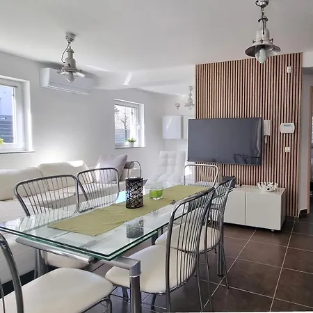 ゲストハウス Osmanovic バスカ